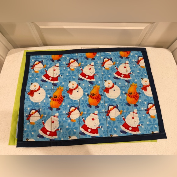 NEW Festive Christmas Quilted Reversible Placemats  ~ Set of 6 ~ Handmade - Picture 9 of 10